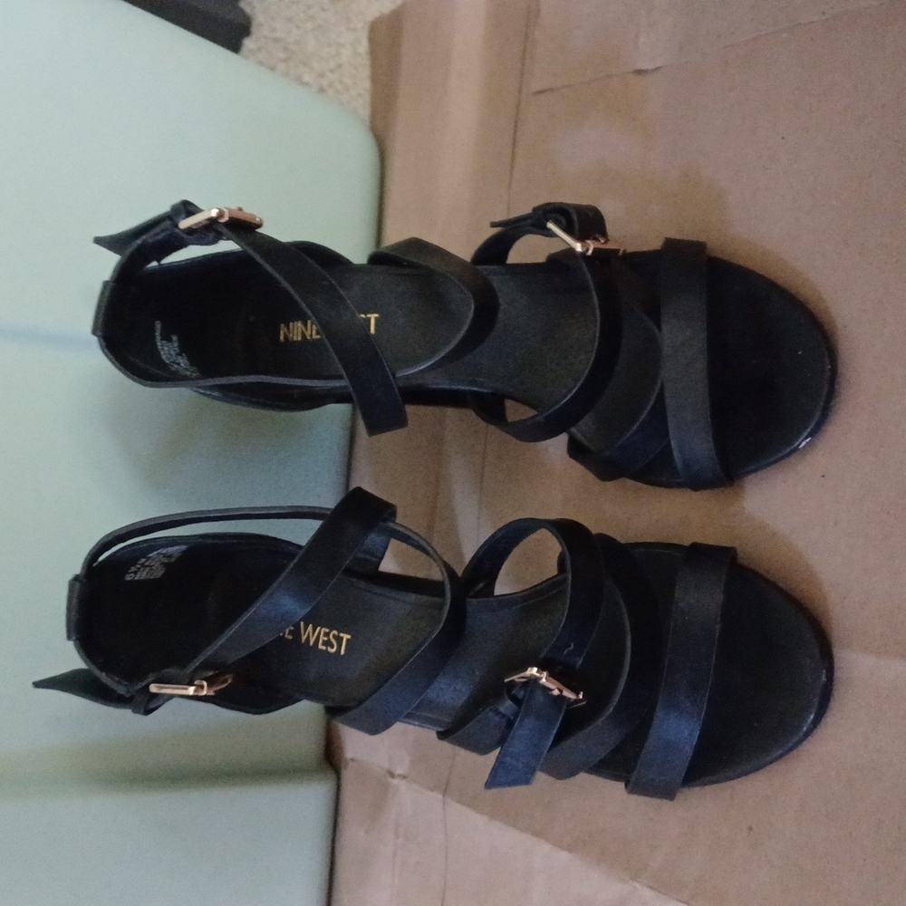 Nine West Seraphina leather strappy chunk heel